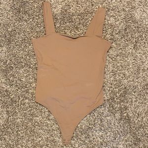 Double-Layered Seamless Fabric Square-neck Bodysuit